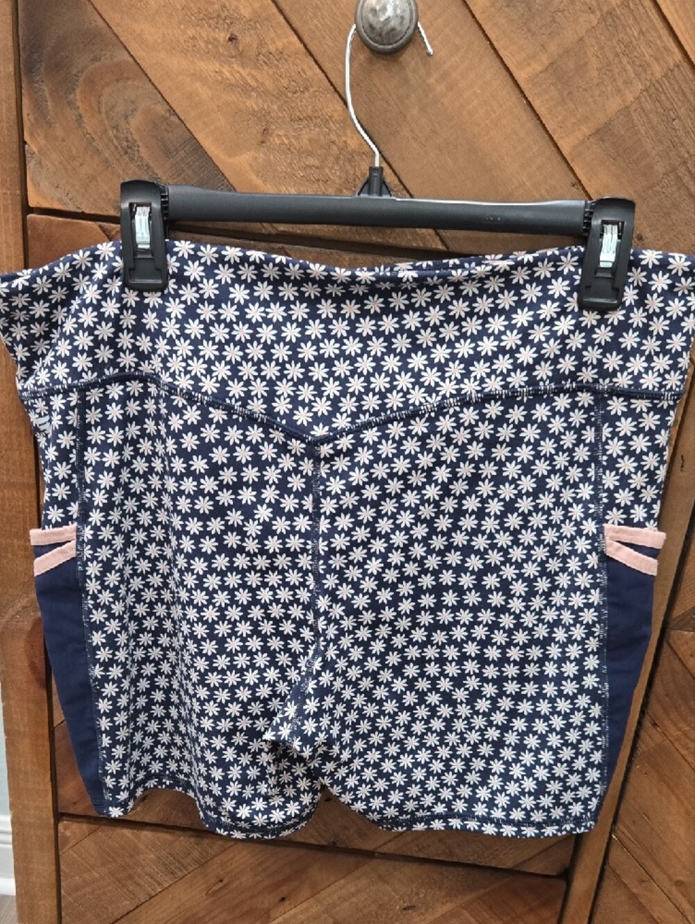 Fabletics Trinity Motion365 Mid Rise 5" Short. - Picture 6 of 7